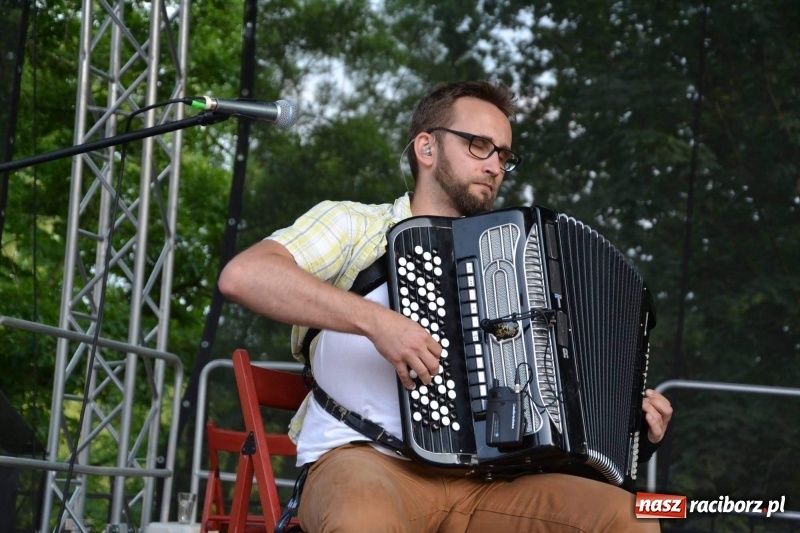 Zdjęcie w galerii na portalu naszraciborz.pl: Tańce, muzyka i VIP-y. Powiat świętował na zamku [FOTO] wiadomości z regionu