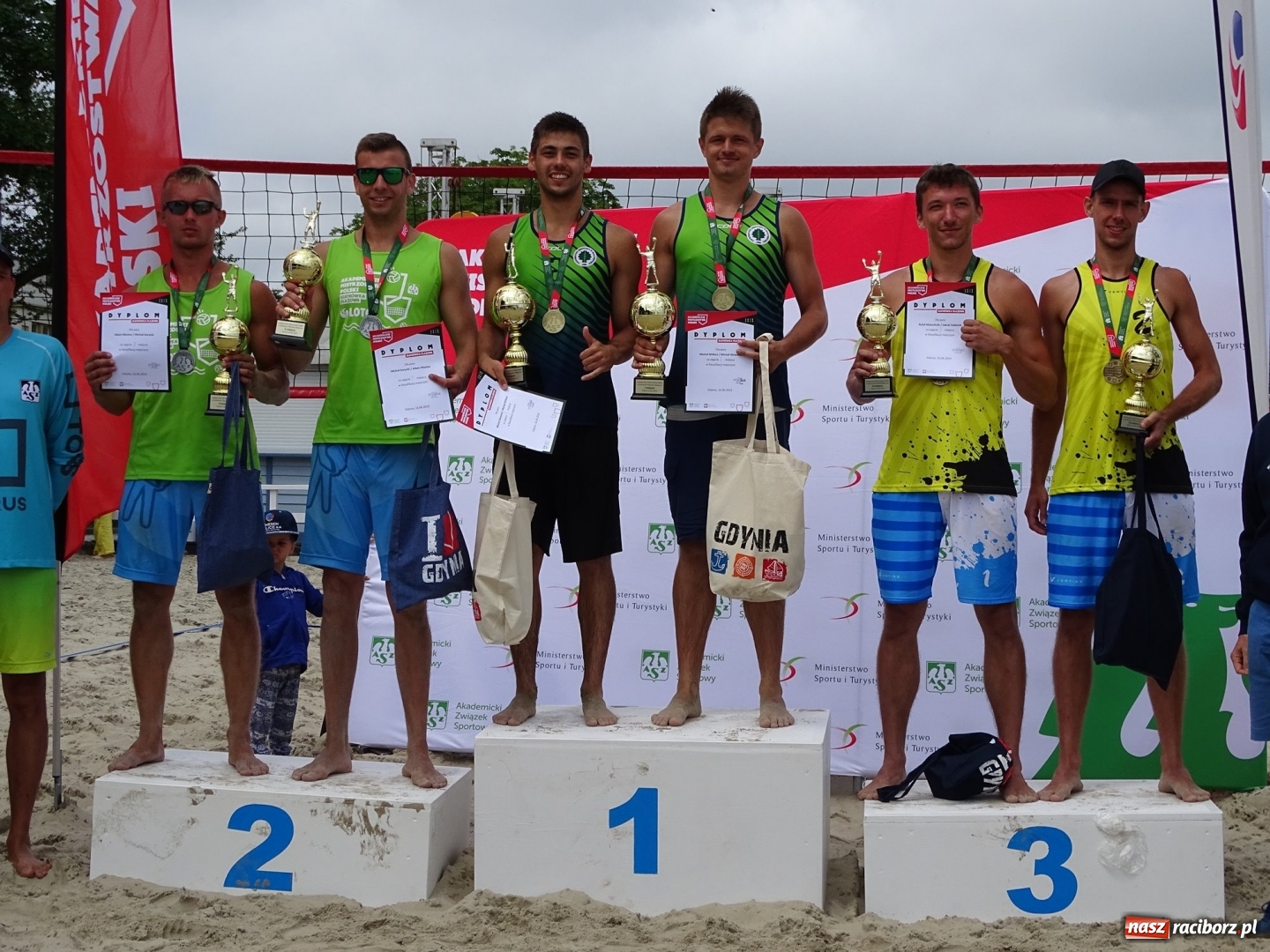 Zdjęcie w galerii na portalu naszraciborz.pl: Siatkarze plażowi z raciborskiej PWSZ na ósmym miejscu AMP w Gdyni wiadomości z regionu