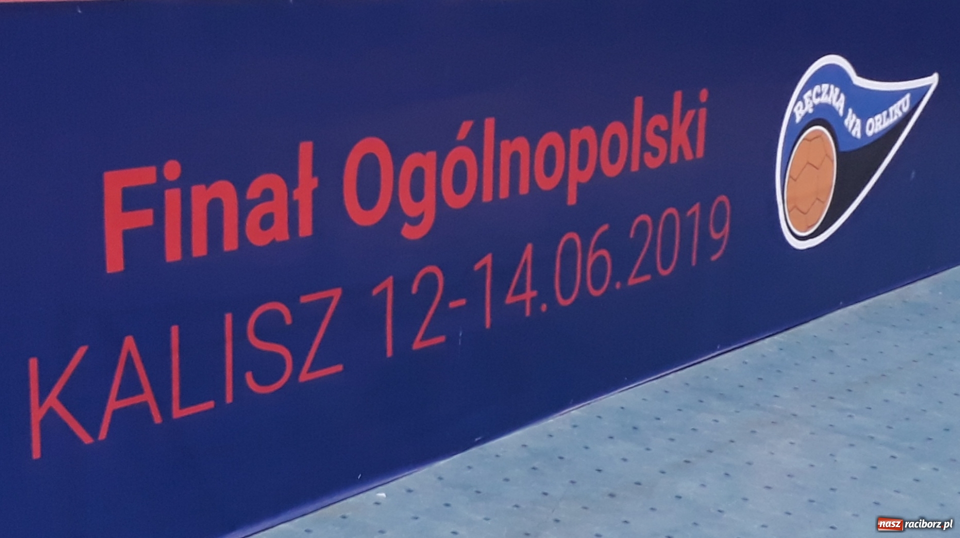 Zdjęcie w galerii na portalu naszraciborz.pl: Ręczna na Orliku. Dziewczęta z Pietrowic wicemistrzyniami Polski  wiadomości z regionu