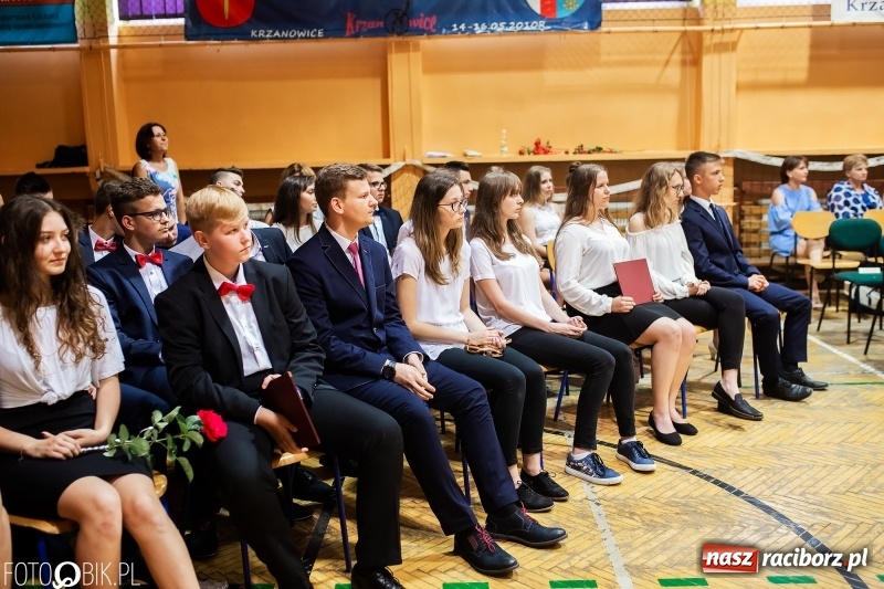 Zdjęcie w galerii na portalu naszraciborz.pl: Krzanowice żegnają swoje gimnazjum  wiadomości z regionu