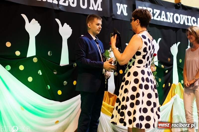 Zdjęcie w galerii na portalu naszraciborz.pl: Krzanowice żegnają swoje gimnazjum  wiadomości z regionu