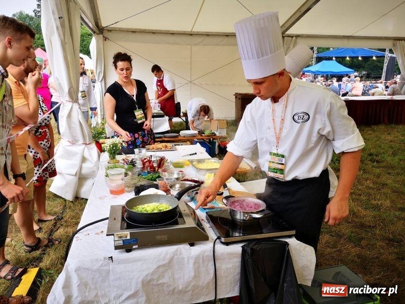 Zdjęcie w galerii na portalu naszraciborz.pl: Karminadle z filungiem. Gospodynie z Rud wygrały Śląskie smaki!  wiadomości z regionu