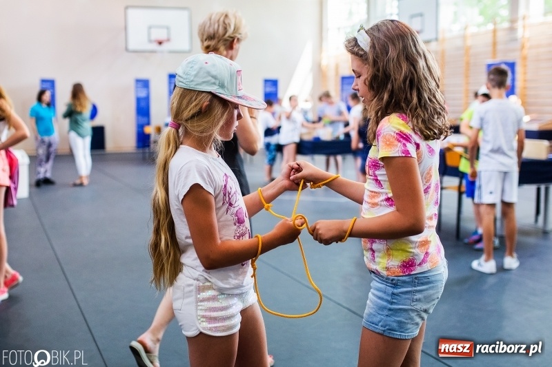 Zdjęcie w galerii na portalu naszraciborz.pl: Naukobus z Kopernika w Szkole na Ostrogu wiadomości z regionu