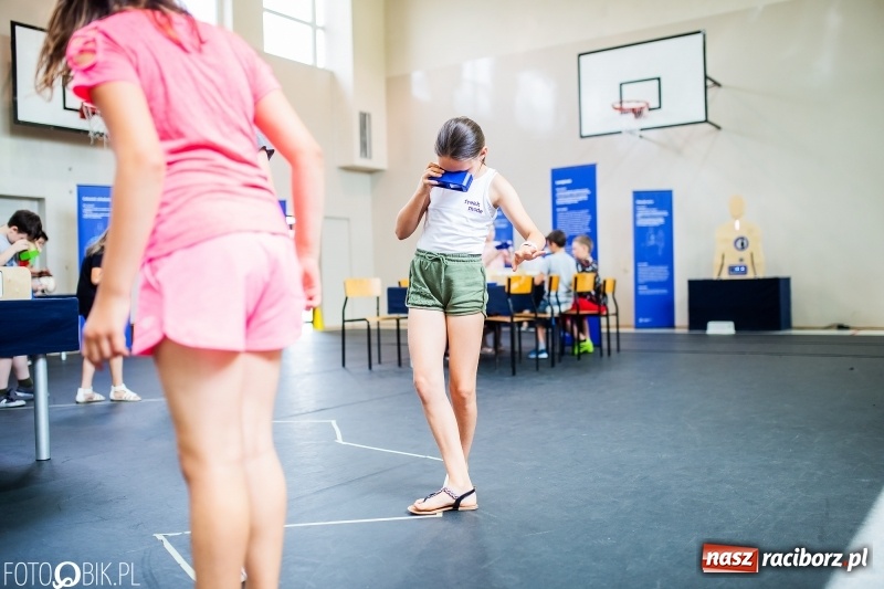 Zdjęcie w galerii na portalu naszraciborz.pl: Naukobus z Kopernika w Szkole na Ostrogu wiadomości z regionu