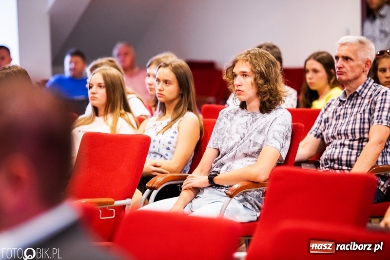 Zdjęcie w galerii na portalu naszraciborz.pl: Na zamku podsumowano tegoroczny StartUpCamp  wiadomości z regionu