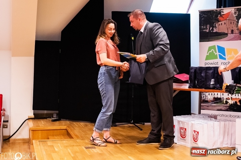 Zdjęcie w galerii na portalu naszraciborz.pl: Na zamku podsumowano tegoroczny StartUpCamp  wiadomości z regionu