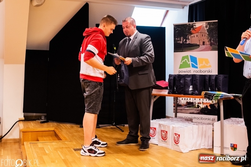 Zdjęcie w galerii na portalu naszraciborz.pl: Na zamku podsumowano tegoroczny StartUpCamp  wiadomości z regionu