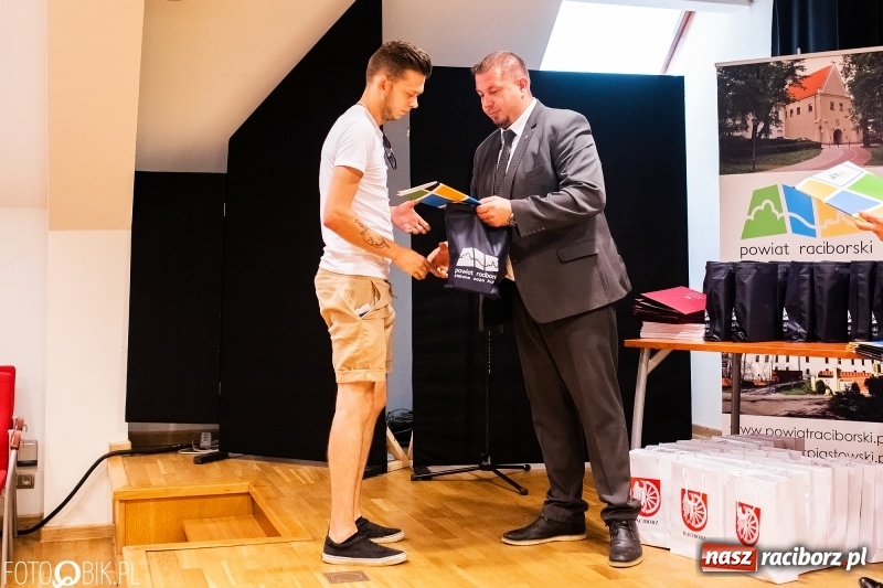 Zdjęcie w galerii na portalu naszraciborz.pl: Na zamku podsumowano tegoroczny StartUpCamp  wiadomości z regionu