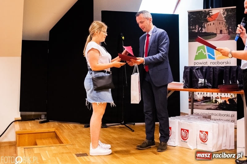 Zdjęcie w galerii na portalu naszraciborz.pl: Na zamku podsumowano tegoroczny StartUpCamp  wiadomości z regionu