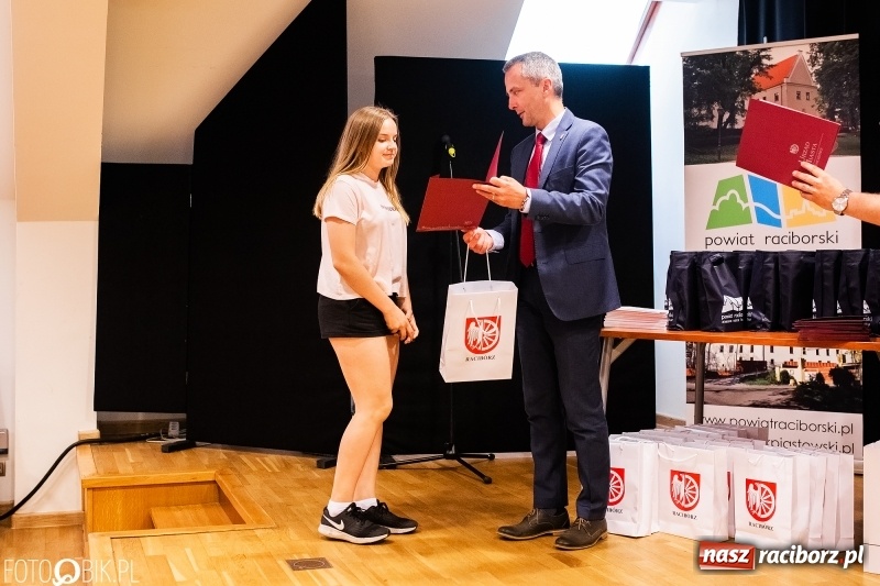 Zdjęcie w galerii na portalu naszraciborz.pl: Na zamku podsumowano tegoroczny StartUpCamp  wiadomości z regionu