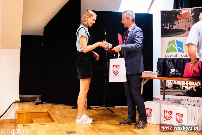 Zdjęcie w galerii na portalu naszraciborz.pl: Na zamku podsumowano tegoroczny StartUpCamp  wiadomości z regionu