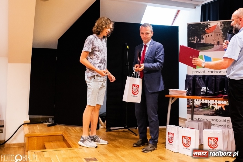 Zdjęcie w galerii na portalu naszraciborz.pl: Na zamku podsumowano tegoroczny StartUpCamp  wiadomości z regionu