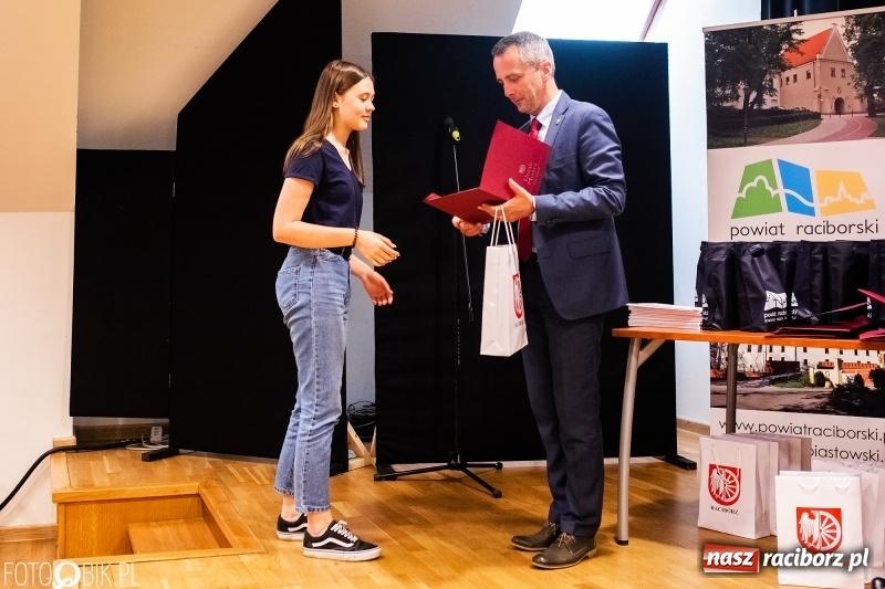 Zdjęcie w galerii na portalu naszraciborz.pl: Na zamku podsumowano tegoroczny StartUpCamp  wiadomości z regionu