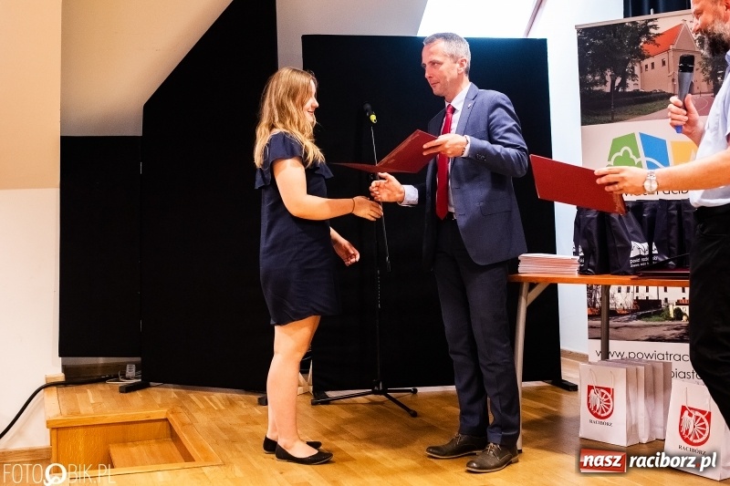 Zdjęcie w galerii na portalu naszraciborz.pl: Na zamku podsumowano tegoroczny StartUpCamp  wiadomości z regionu