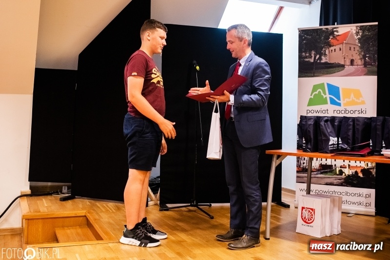 Zdjęcie w galerii na portalu naszraciborz.pl: Na zamku podsumowano tegoroczny StartUpCamp  wiadomości z regionu