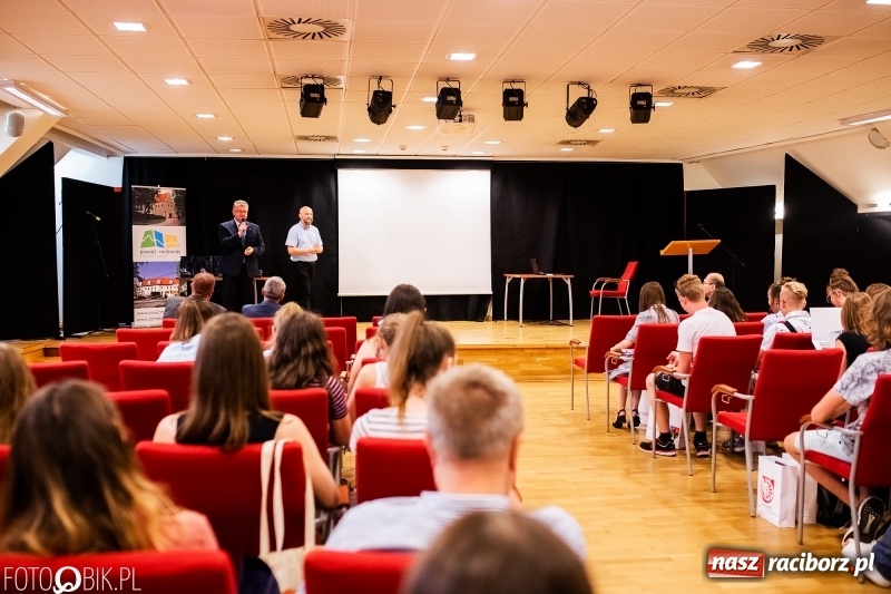 Zdjęcie w galerii na portalu naszraciborz.pl: Na zamku podsumowano tegoroczny StartUpCamp  wiadomości z regionu