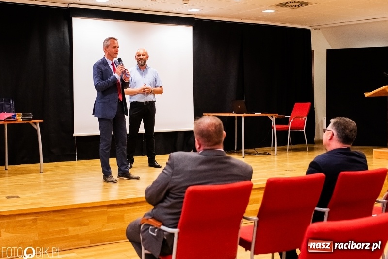 Zdjęcie w galerii na portalu naszraciborz.pl: Na zamku podsumowano tegoroczny StartUpCamp  wiadomości z regionu