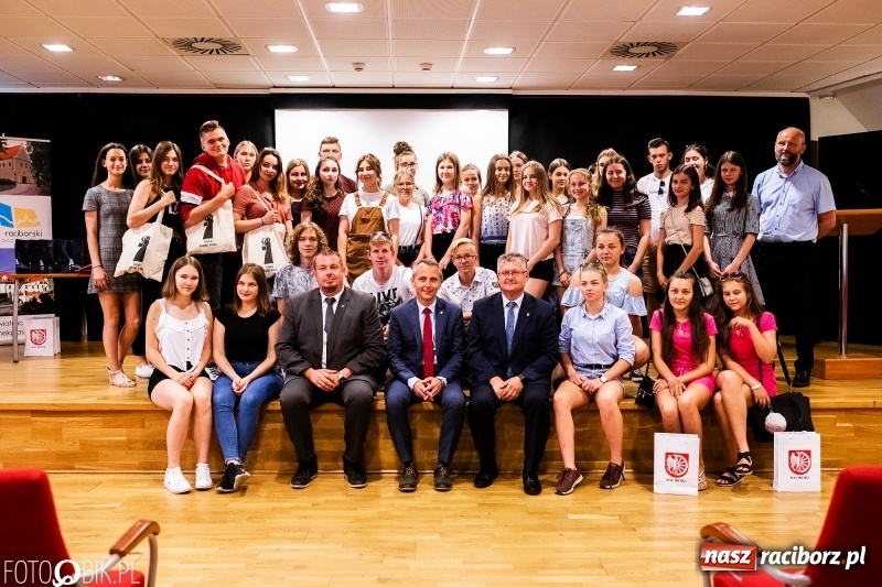 Zdjęcie w galerii na portalu naszraciborz.pl: Na zamku podsumowano tegoroczny StartUpCamp  wiadomości z regionu