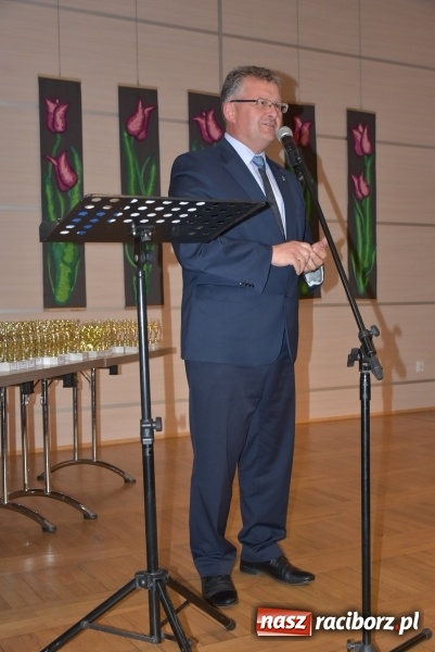 Zdjęcie w galerii na portalu naszraciborz.pl: Wyróżniający się uczniowie gminy Krzyżanowice z nagrodami [FOTO] wiadomości z regionu