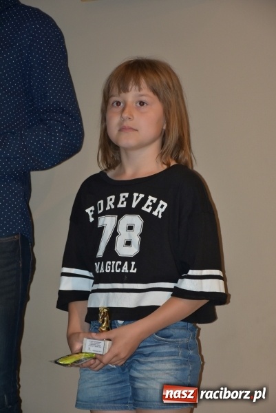 Zdjęcie w galerii na portalu naszraciborz.pl: Wyróżniający się uczniowie gminy Krzyżanowice z nagrodami [FOTO] wiadomości z regionu