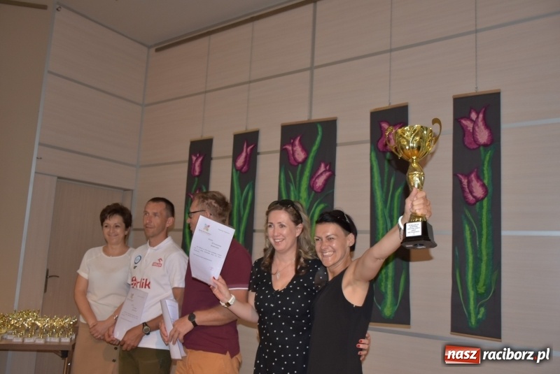 Zdjęcie w galerii na portalu naszraciborz.pl: Wyróżniający się uczniowie gminy Krzyżanowice z nagrodami [FOTO] wiadomości z regionu