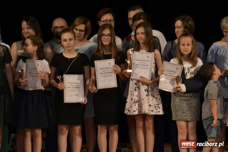 Zdjęcie w galerii na portalu naszraciborz.pl: Gala Laureatów oraz Augustyny – SP18 nagrodziła swoich najlepszych uczniów wiadomości z regionu