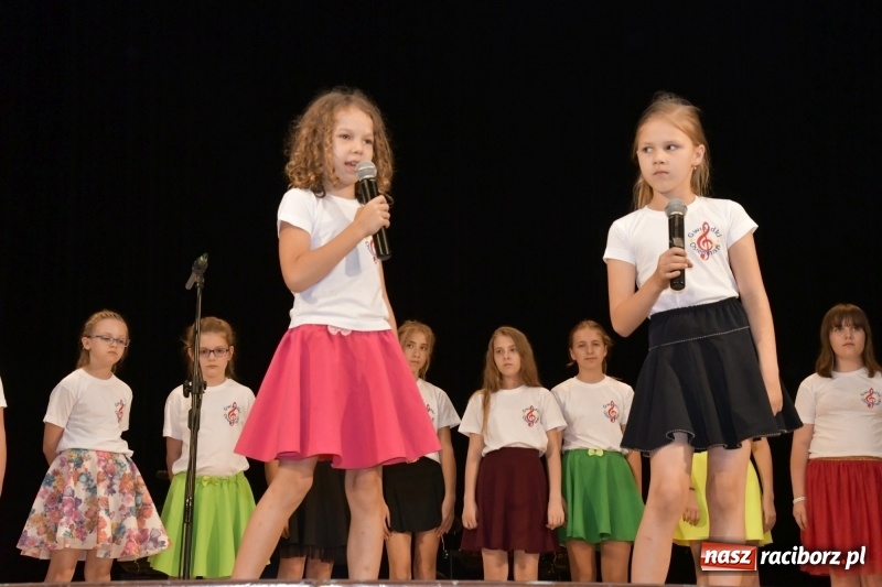 Zdjęcie w galerii na portalu naszraciborz.pl: Gala Laureatów oraz Augustyny – SP18 nagrodziła swoich najlepszych uczniów wiadomości z regionu
