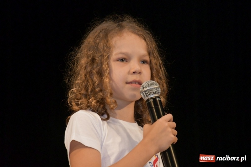 Zdjęcie w galerii na portalu naszraciborz.pl: Gala Laureatów oraz Augustyny – SP18 nagrodziła swoich najlepszych uczniów wiadomości z regionu