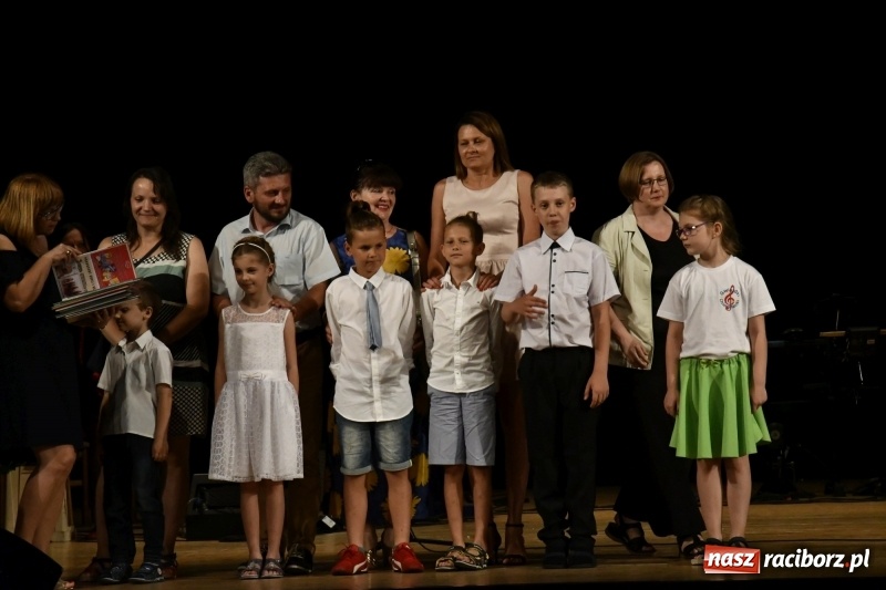 Zdjęcie w galerii na portalu naszraciborz.pl: Gala Laureatów oraz Augustyny – SP18 nagrodziła swoich najlepszych uczniów wiadomości z regionu