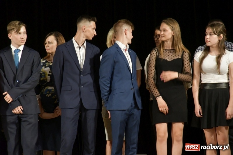 Zdjęcie w galerii na portalu naszraciborz.pl: Gala Laureatów oraz Augustyny – SP18 nagrodziła swoich najlepszych uczniów wiadomości z regionu