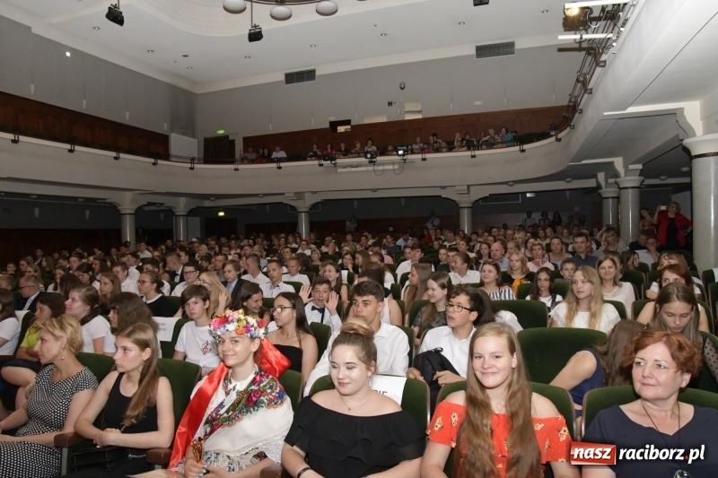 Zdjęcie w galerii na portalu naszraciborz.pl: Gala Laureatów oraz Augustyny – SP18 nagrodziła swoich najlepszych uczniów wiadomości z regionu