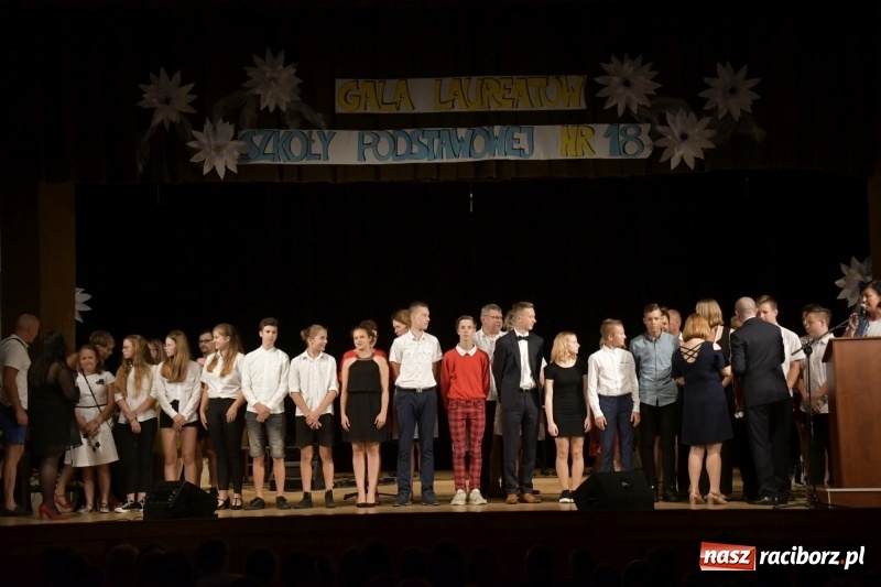 Zdjęcie w galerii na portalu naszraciborz.pl: Gala Laureatów oraz Augustyny – SP18 nagrodziła swoich najlepszych uczniów wiadomości z regionu