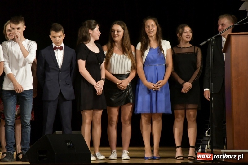 Zdjęcie w galerii na portalu naszraciborz.pl: Gala Laureatów oraz Augustyny – SP18 nagrodziła swoich najlepszych uczniów wiadomości z regionu
