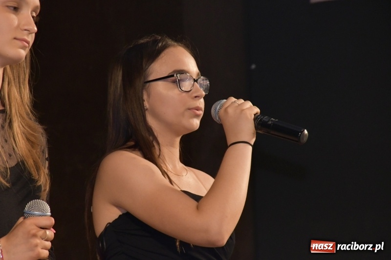 Zdjęcie w galerii na portalu naszraciborz.pl: Gala Laureatów oraz Augustyny – SP18 nagrodziła swoich najlepszych uczniów wiadomości z regionu