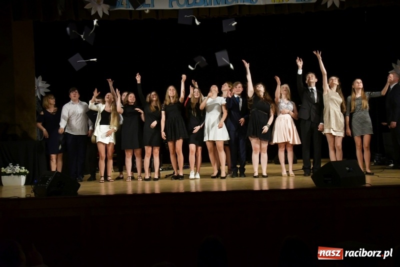 Zdjęcie w galerii na portalu naszraciborz.pl: Gala Laureatów oraz Augustyny – SP18 nagrodziła swoich najlepszych uczniów wiadomości z regionu