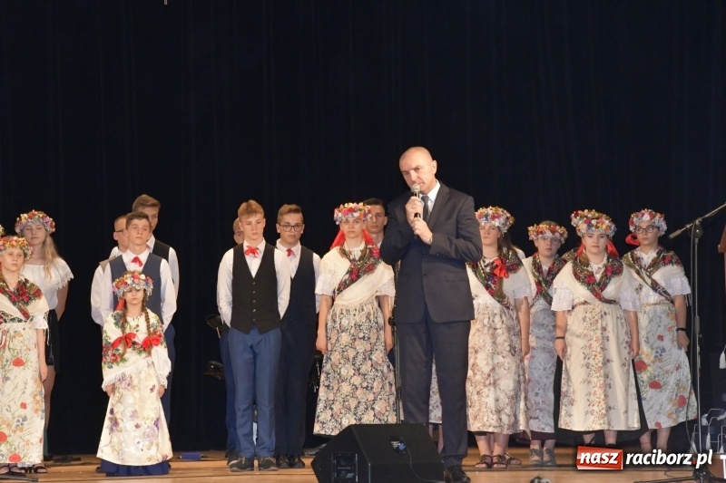 Zdjęcie w galerii na portalu naszraciborz.pl: Gala Laureatów oraz Augustyny – SP18 nagrodziła swoich najlepszych uczniów wiadomości z regionu