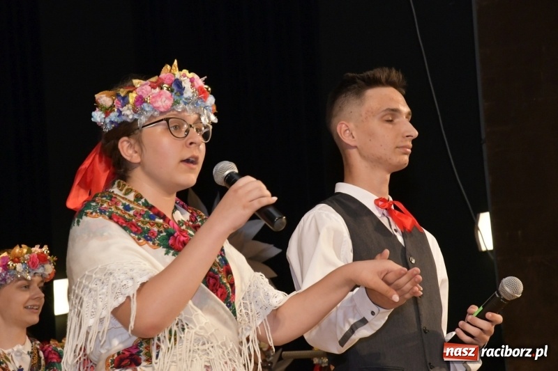 Zdjęcie w galerii na portalu naszraciborz.pl: Gala Laureatów oraz Augustyny – SP18 nagrodziła swoich najlepszych uczniów wiadomości z regionu