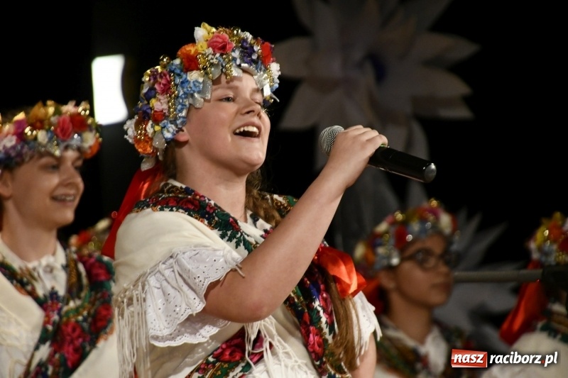 Zdjęcie w galerii na portalu naszraciborz.pl: Gala Laureatów oraz Augustyny – SP18 nagrodziła swoich najlepszych uczniów wiadomości z regionu