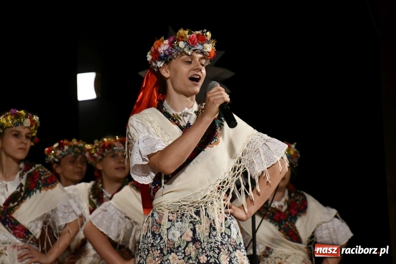 Zdjęcie w galerii na portalu naszraciborz.pl: Gala Laureatów oraz Augustyny – SP18 nagrodziła swoich najlepszych uczniów wiadomości z regionu