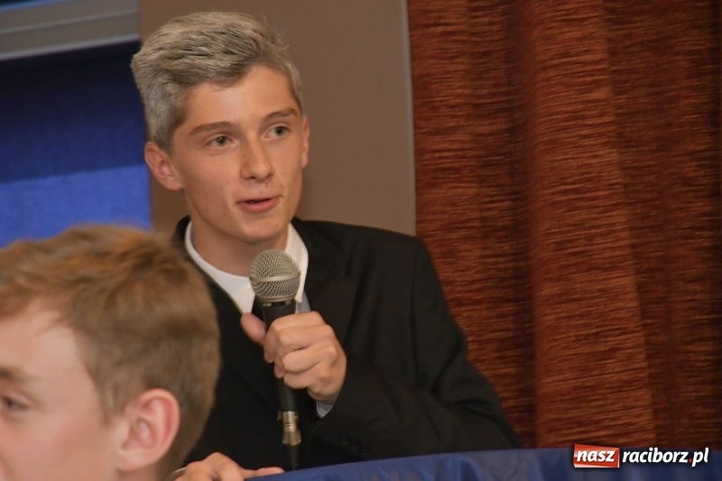 Zdjęcie w galerii na portalu naszraciborz.pl: Gala Laureatów oraz Augustyny – SP18 nagrodziła swoich najlepszych uczniów wiadomości z regionu