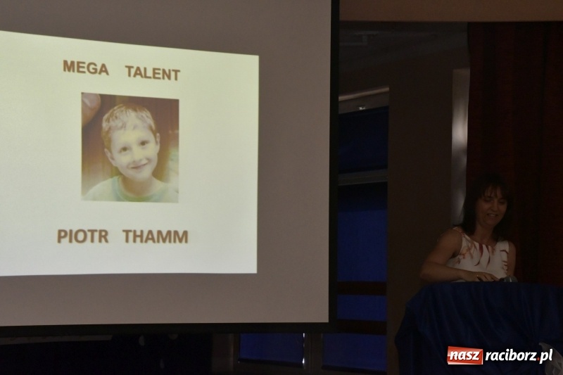 Zdjęcie w galerii na portalu naszraciborz.pl: Gala Laureatów oraz Augustyny – SP18 nagrodziła swoich najlepszych uczniów wiadomości z regionu