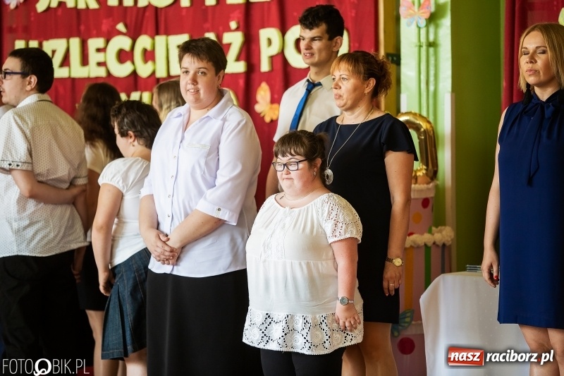 Zdjęcie w galerii na portalu naszraciborz.pl: 70-lecie szkoły specjalnej. Urodziny przed ostatnim dzwonkiem [FOTO i WIDEO] wiadomości z regionu
