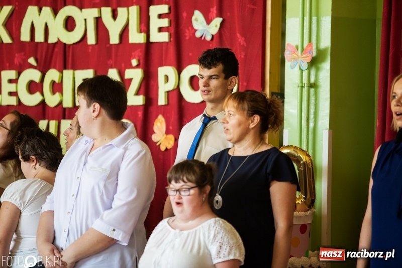 Zdjęcie w galerii na portalu naszraciborz.pl: 70-lecie szkoły specjalnej. Urodziny przed ostatnim dzwonkiem [FOTO i WIDEO] wiadomości z regionu
