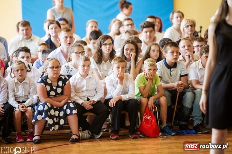 Zdjęcie w galerii na portalu naszraciborz.pl: 70-lecie szkoły specjalnej. Urodziny przed ostatnim dzwonkiem [FOTO i WIDEO] wiadomości z regionu