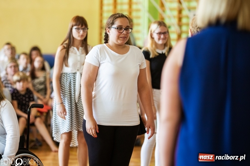Zdjęcie w galerii na portalu naszraciborz.pl: 70-lecie szkoły specjalnej. Urodziny przed ostatnim dzwonkiem [FOTO i WIDEO] wiadomości z regionu