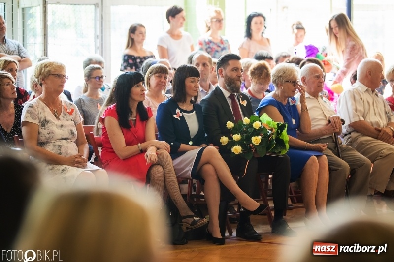 Zdjęcie w galerii na portalu naszraciborz.pl: 70-lecie szkoły specjalnej. Urodziny przed ostatnim dzwonkiem [FOTO i WIDEO] wiadomości z regionu