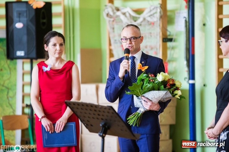 Zdjęcie w galerii na portalu naszraciborz.pl: 70-lecie szkoły specjalnej. Urodziny przed ostatnim dzwonkiem [FOTO i WIDEO] wiadomości z regionu