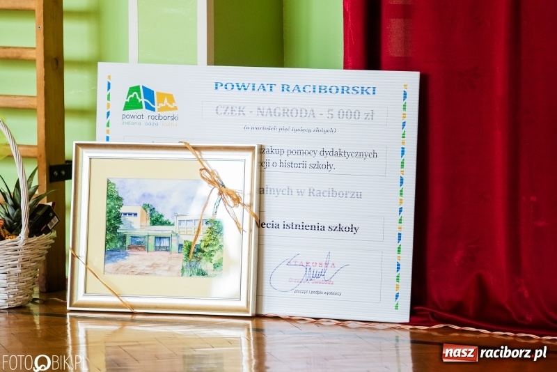 Zdjęcie w galerii na portalu naszraciborz.pl: 70-lecie szkoły specjalnej. Urodziny przed ostatnim dzwonkiem [FOTO i WIDEO] wiadomości z regionu