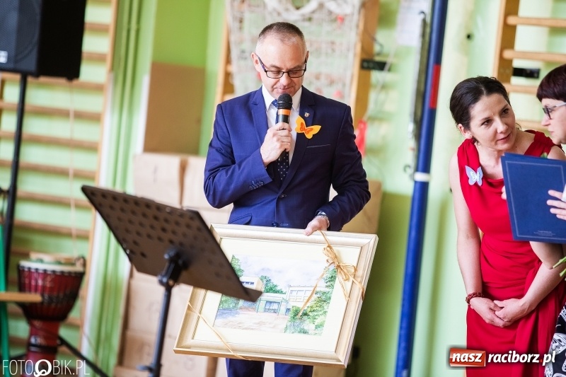 Zdjęcie w galerii na portalu naszraciborz.pl: 70-lecie szkoły specjalnej. Urodziny przed ostatnim dzwonkiem [FOTO i WIDEO] wiadomości z regionu