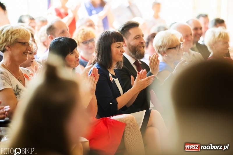 Zdjęcie w galerii na portalu naszraciborz.pl: 70-lecie szkoły specjalnej. Urodziny przed ostatnim dzwonkiem [FOTO i WIDEO] wiadomości z regionu